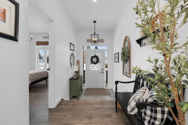 2967 Earl ST, Innisfil, ON L9S 3E2