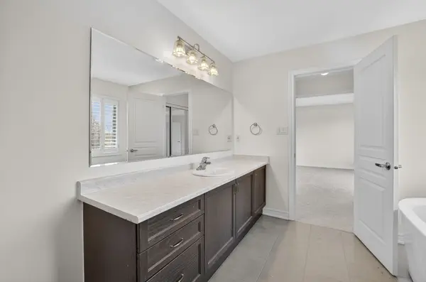 82 Lampkin ST, Georgina, ON L0E 1R0