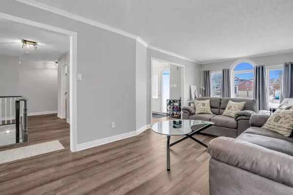 340 Livingstone ST W, Barrie, ON L4N 7C5