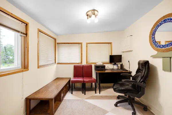 25 Playfair DR, Tay, ON L0K 2C0