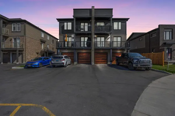 31 Pumpkin Corner CRES #9, Barrie, ON L9J 0C2