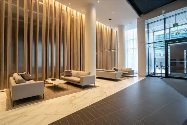 3900 Confederation Pkwy #4609, Mississauga, ON L5B 0M3