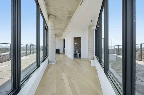 2625 Dundas ST W #902, Toronto W02, ON M6P 0C5