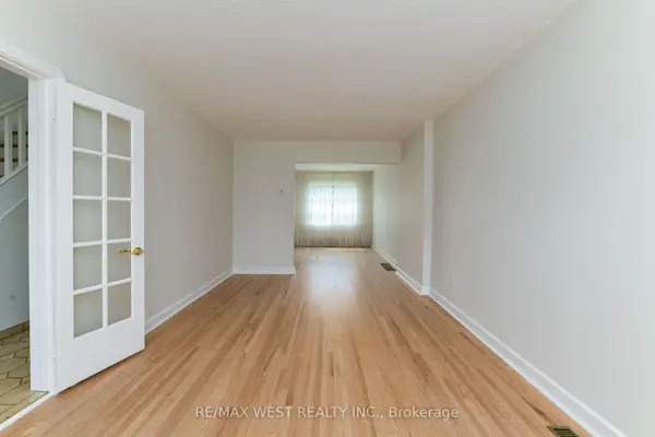 83 East DR, Toronto W03, ON M6N 2N8