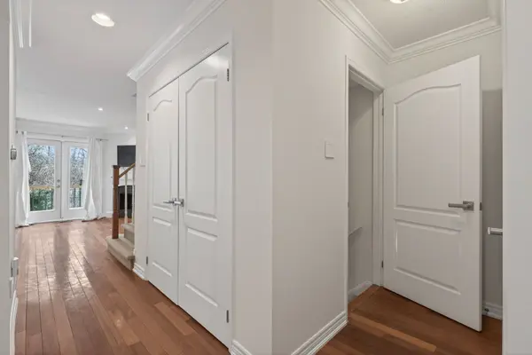 2065 Sixth Line #11, Oakville, ON L6H 5R8