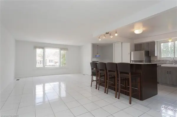 2303 Malcolm CRES, Burlington, ON L7P 4G8