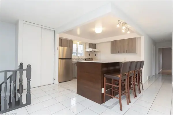 2303 Malcolm CRES, Burlington, ON L7P 4G8