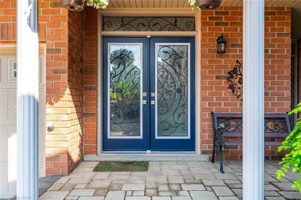 2338 NORLAND DR, Burlington, ON L7L 7E6