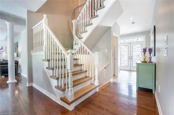 2338 NORLAND DR, Burlington, ON L7L 7E6