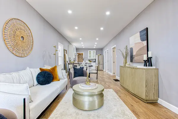 267 Rosslyn AVE N, Hamilton, ON L8L 7P9