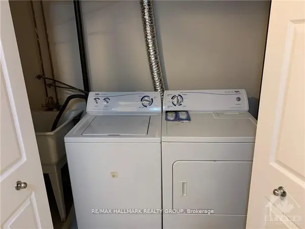 1721 QUEENSDALE AVE, Blossom Park - Airport And Area, ON K1T 1J5