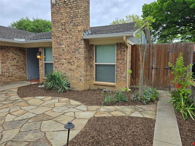 2822 Oak Forest Drive, Grapevine, TX 76051