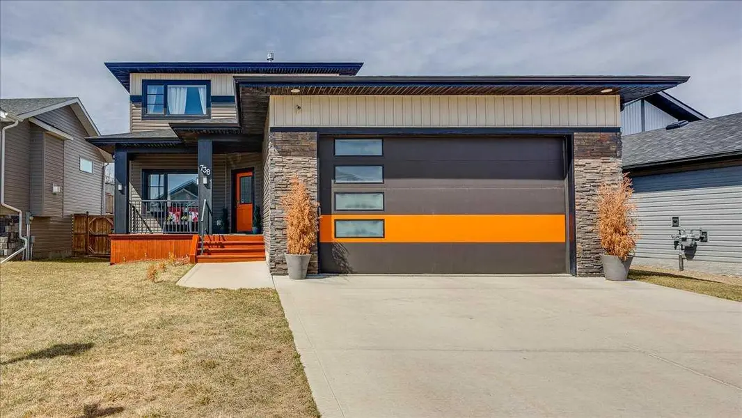 738 Cypress LN, Rural Red Deer County, AB T4S 0E5