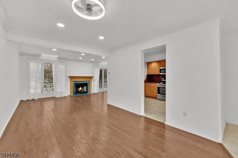 48 Edgefield Dr, Parsippany-troy Hills Twp., NJ 07950