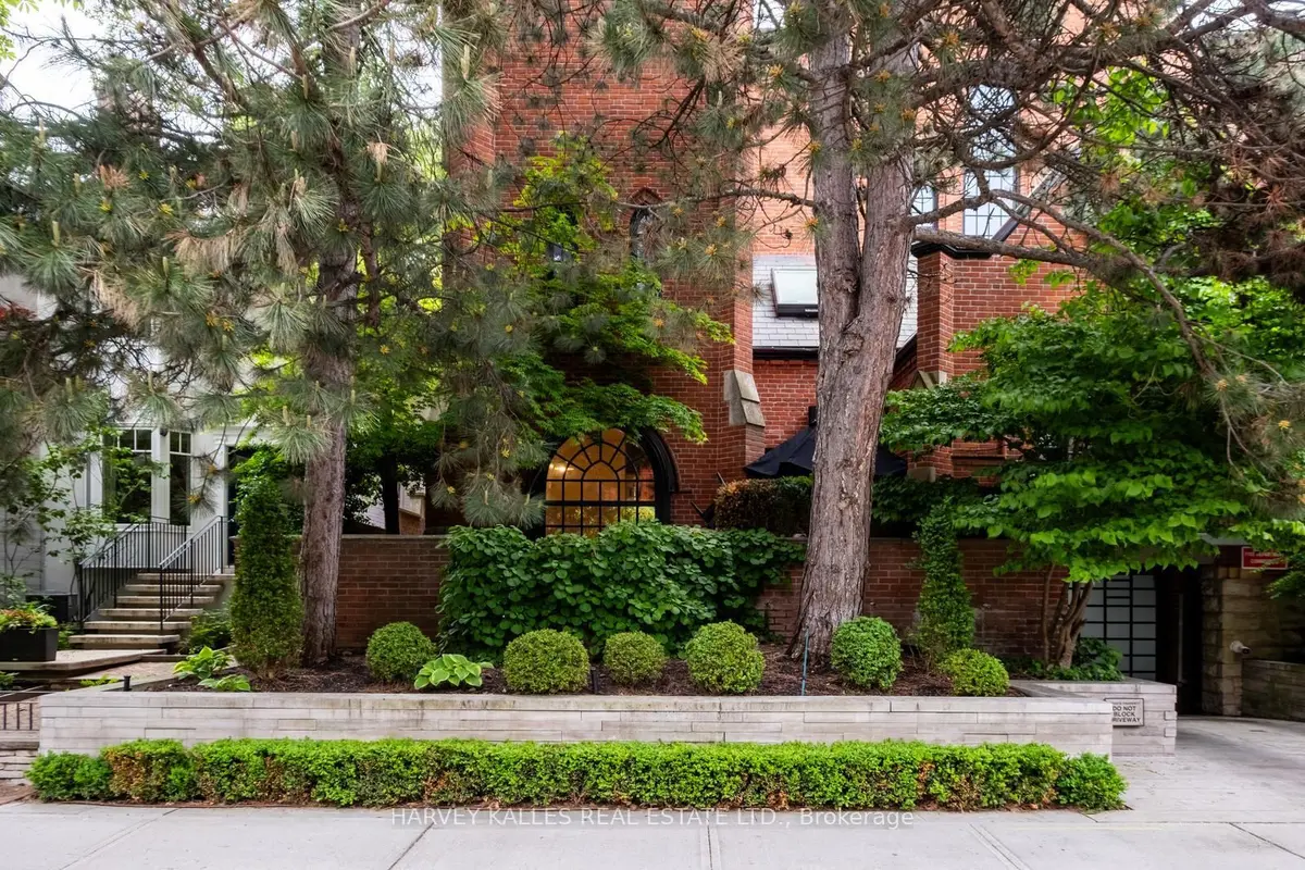 12 Macpherson AVE #3, Toronto C02, ON M5R 1W8