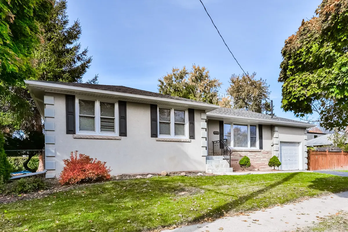 2063 HIXON ST, Oakville, ON L6L 1S9