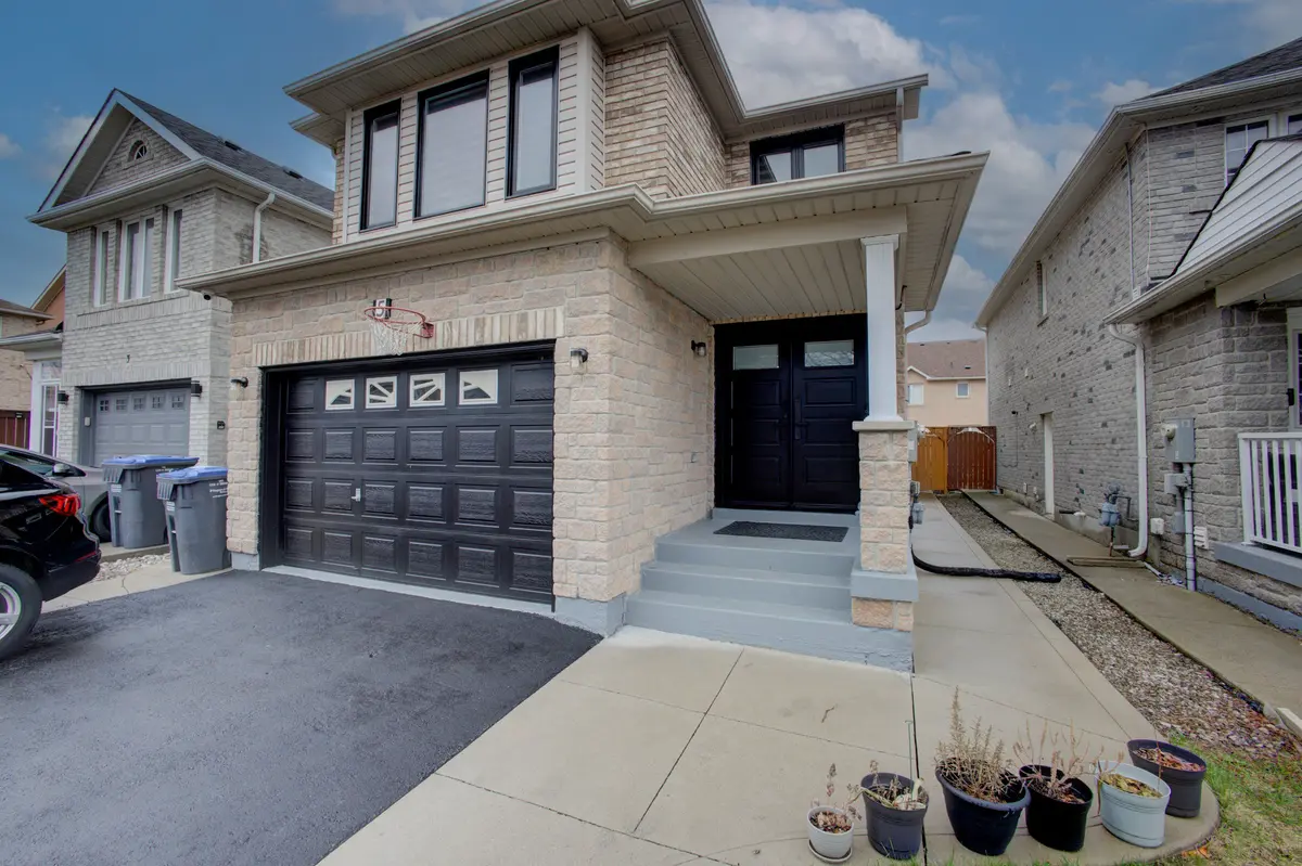 5 Wildsky RD, Brampton, ON L6Y 5P6
