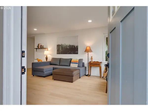 19 NE 148TH AVE, Portland, OR 97230