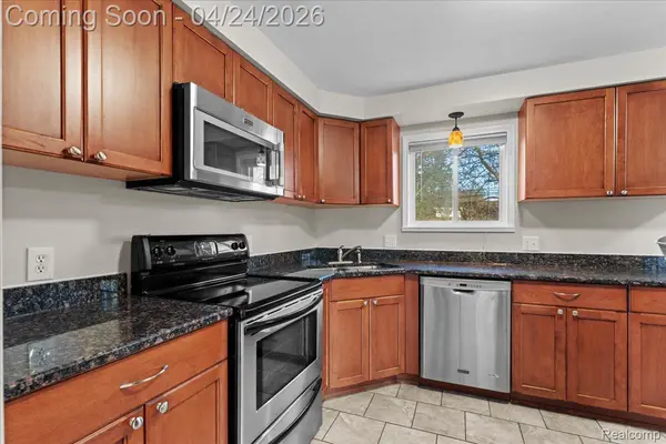 60784 Campground RD, Washington Township, MI 48094