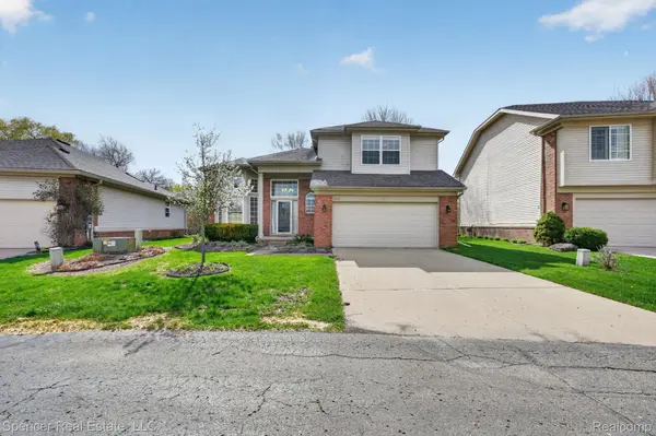 3141 Bridlewood DR, Oakland Charter Township, MI 48306