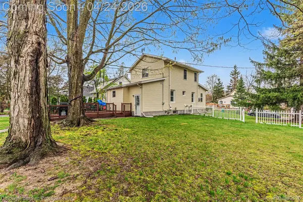 905 Michigan ST, Brighton, MI 48116