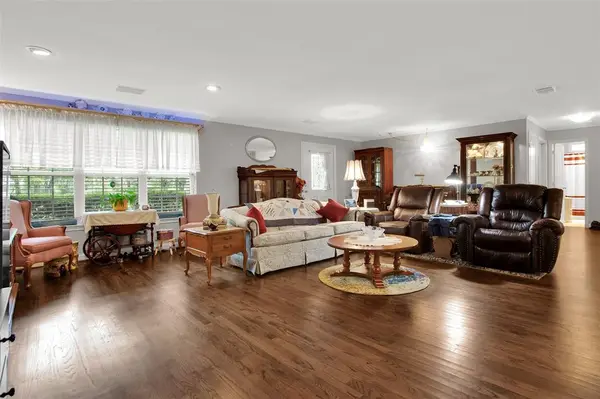 206 Clements Road, Whitesboro, TX 76273