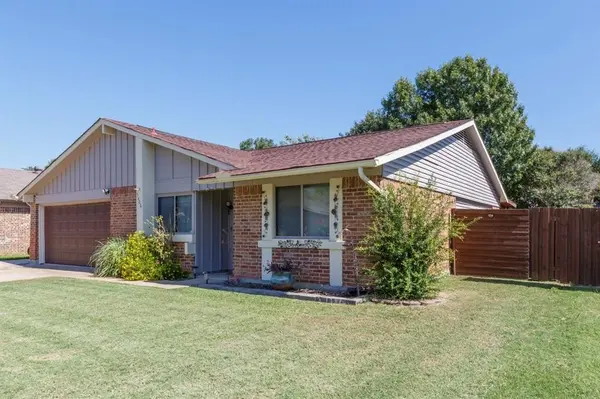 5406 Princess Court, Lake Dallas, TX 75065