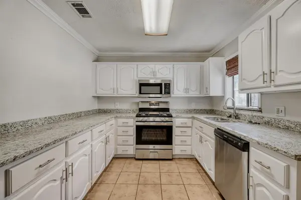 1017 Hoke Smith Drive, Dallas, TX 75224