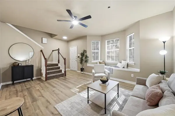 2522 Durango Ridge Drive, Bedford, TX 76021