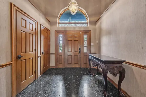 817 Turnberry Drive, Mansfield, TX 76063