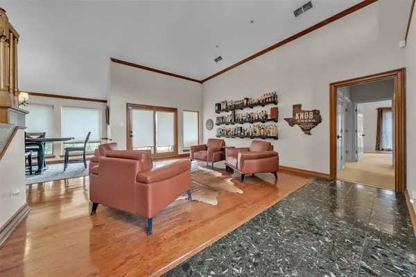 817 Turnberry Drive, Mansfield, TX 76063