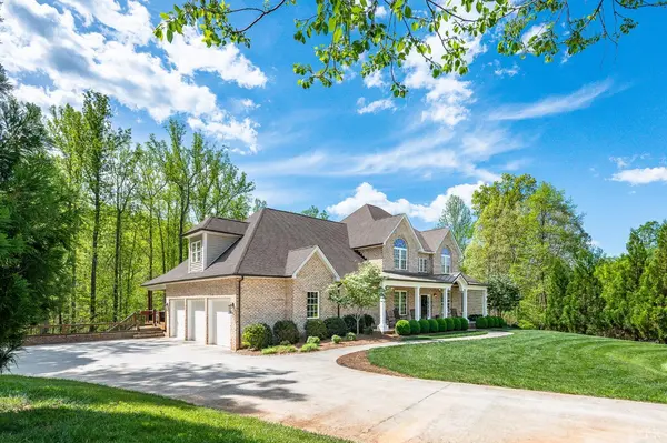 1009 Val Ter CT, Forest, VA 24551