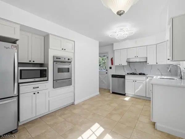 35 Rieder Rd, Edison Twp., NJ 08817