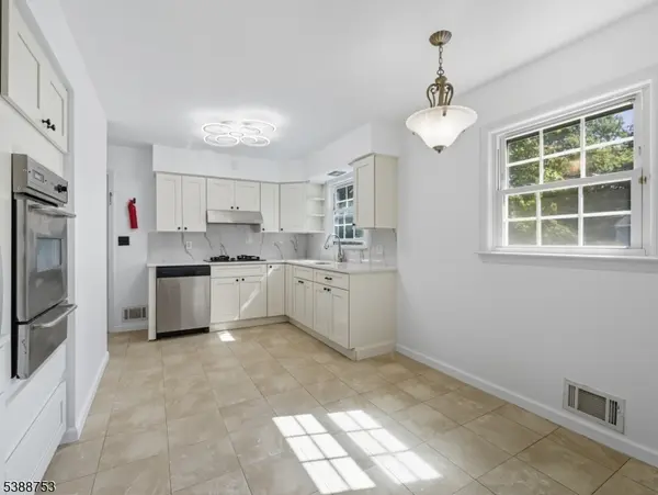 35 Rieder Rd, Edison Twp., NJ 08817