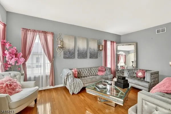 127 Churchill Ave, Franklin Twp., NJ 08873