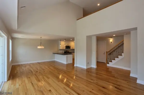 248 Grove Ave #12, Cedar Grove Twp., NJ 07009