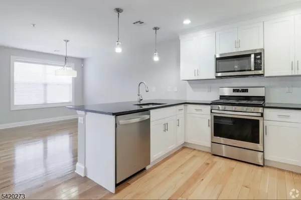 248 Grove Ave #20, Cedar Grove Twp., NJ 07009