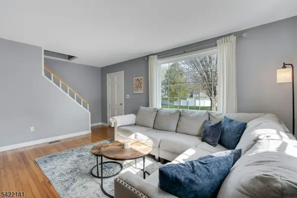 24 Central Ave, Morris Plains Boro, NJ 07950