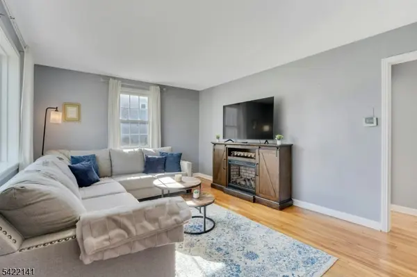 24 Central Ave, Morris Plains Boro, NJ 07950