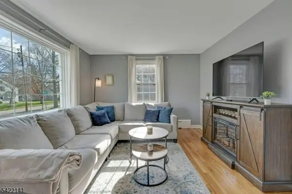 24 Central Ave, Morris Plains Boro, NJ 07950