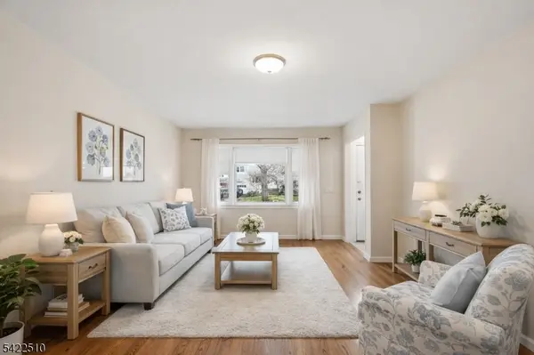 25 Hillside Ter, Livingston Twp., NJ 07039