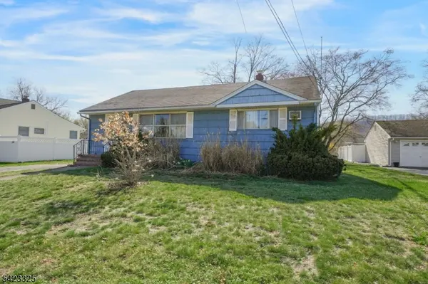 25 Stiles Ct, Pompton Lakes Boro, NJ 07442