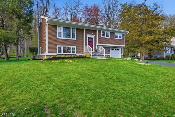 317 Rexland Dr, Boonton Town, NJ 07005