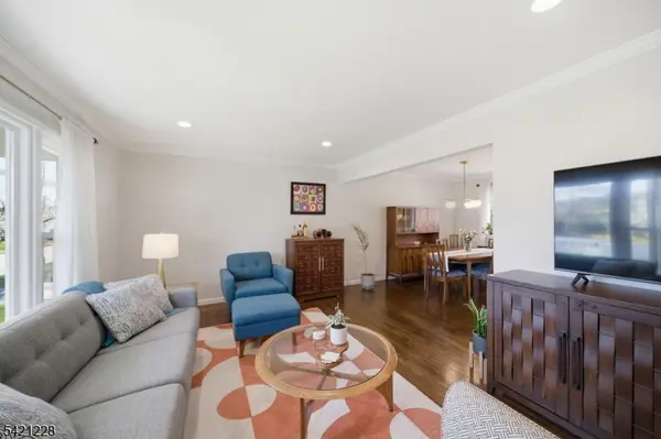 317 Rexland Dr, Boonton Town, NJ 07005