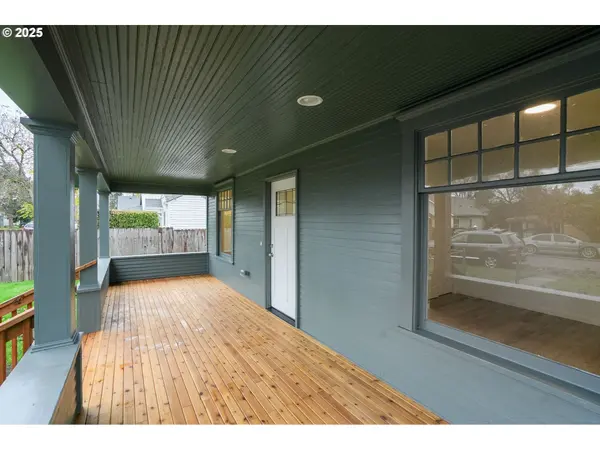 715 19TH ST, Salem, OR 97301