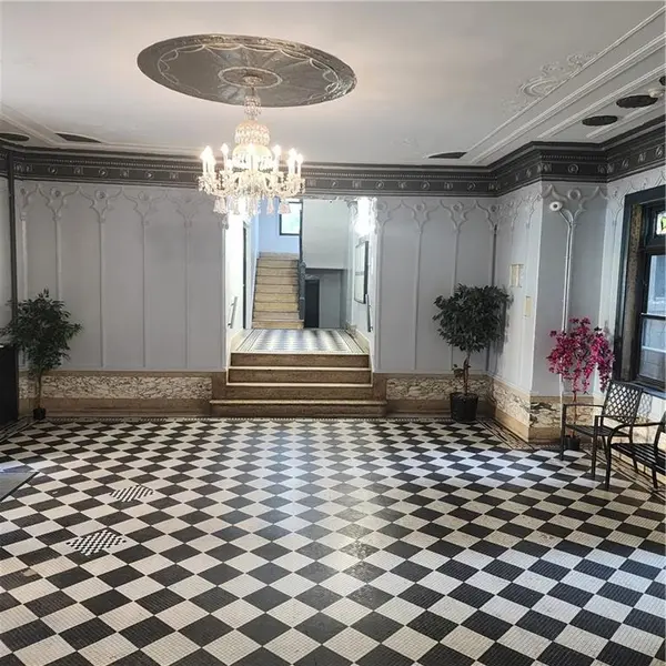 590 Parkside AVE #2BE, Brooklyn, NY 11226