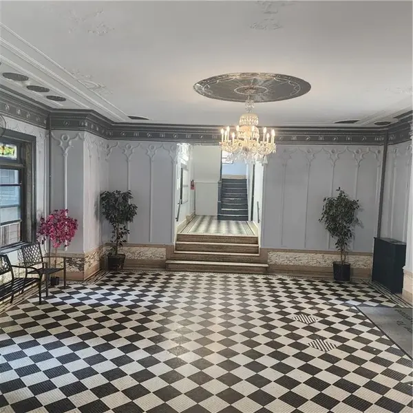 590 Parkside AVE #2BE, Brooklyn, NY 11226