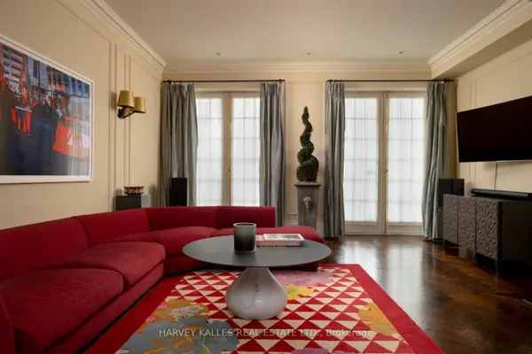 12 Macpherson AVE #3, Toronto C02, ON M5R 1W8