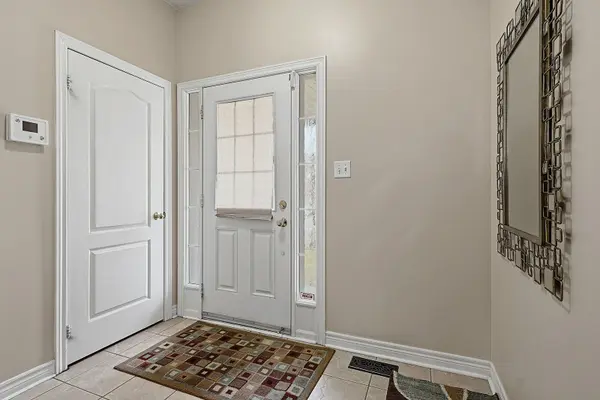 32 Warnford CIR, Ajax, ON L1T 0J6