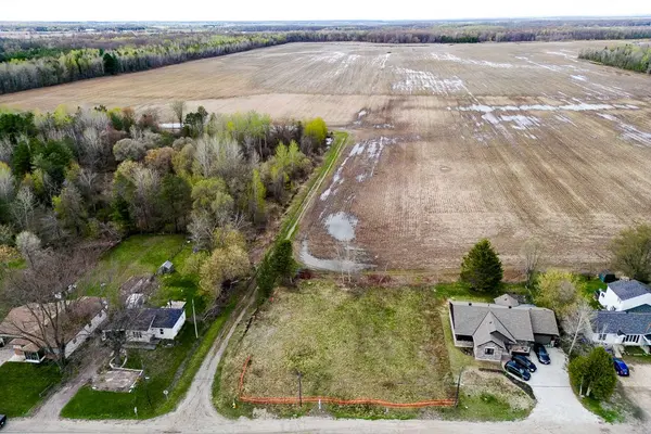 28 Brentwood RD, Essa, ON L0M 1B2